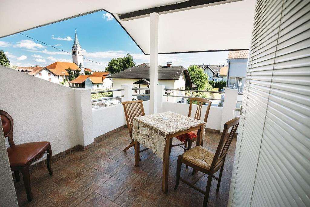 Balkón nebo terasa v ubytování Prenočišče Šinkec Nada