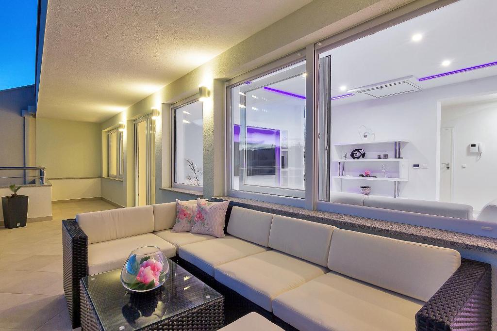 Posedenie v ubytovaní Penthouse Lush Makarska