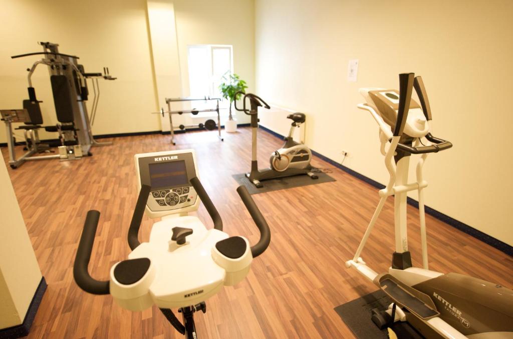 Das Fitnesscenter und/oder die Fitnesseinrichtungen in der Unterkunft Wyndham Garden Berlin Mitte