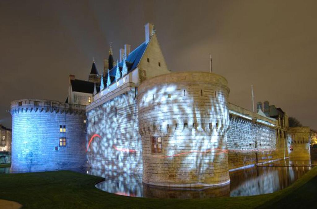 Hôtel La Pérouse - Resim 39