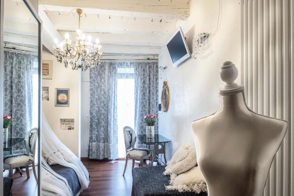 TV a/nebo společenská místnost v ubytování Abbraccio di Romeo
