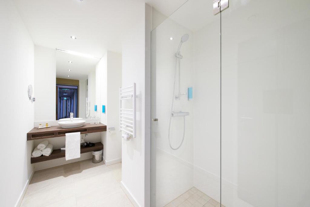 Simm's Hotel - cityhotel next to Metro U3 - Resim 3