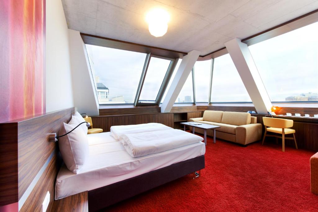 Simm's Hotel - cityhotel next to Metro U3 - Resim 41