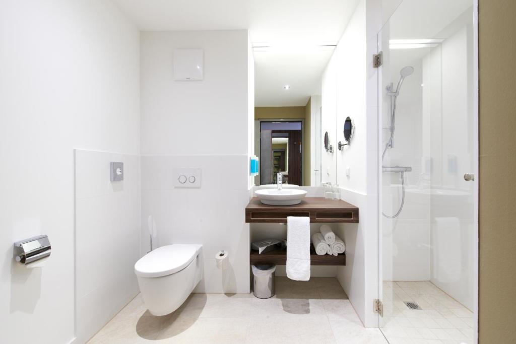 Simm's Hotel - cityhotel next to Metro U3 - Resim 35