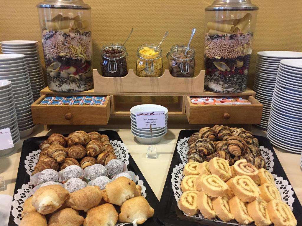 Comida en o cerca de este hotel