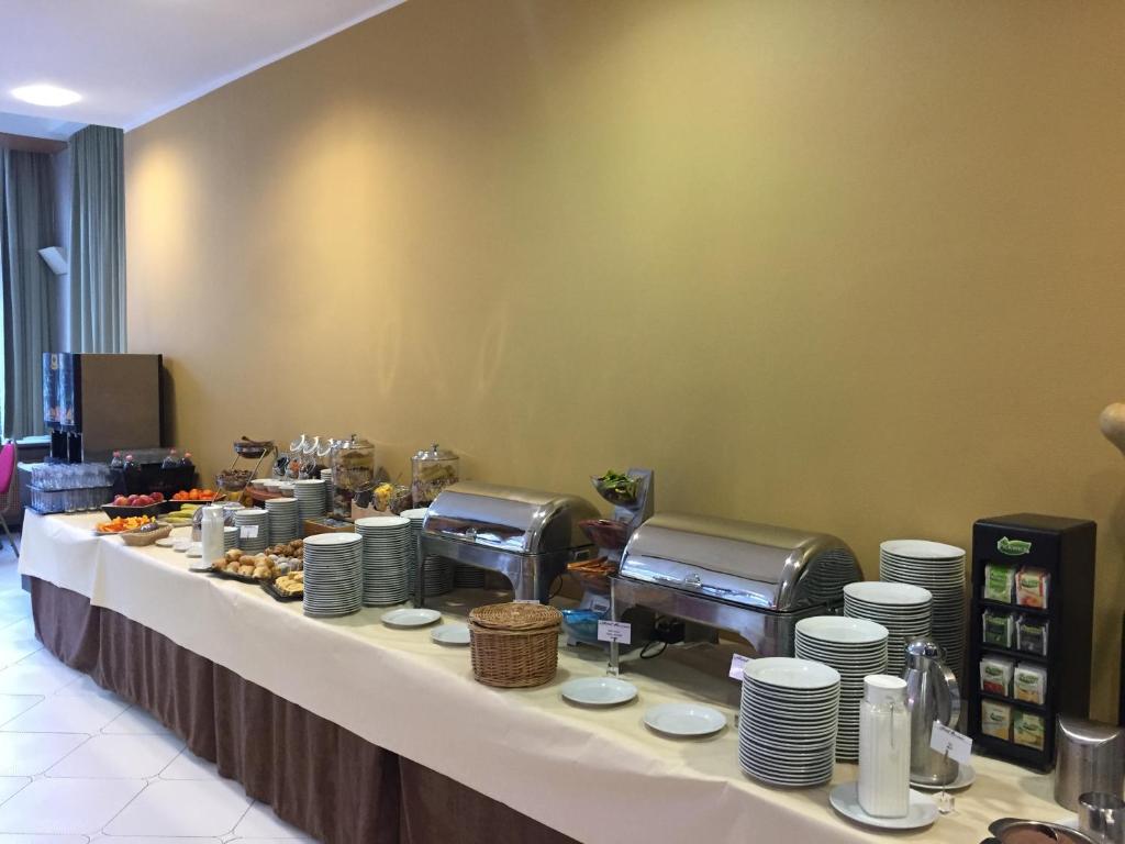 Comida en o cerca de este hotel