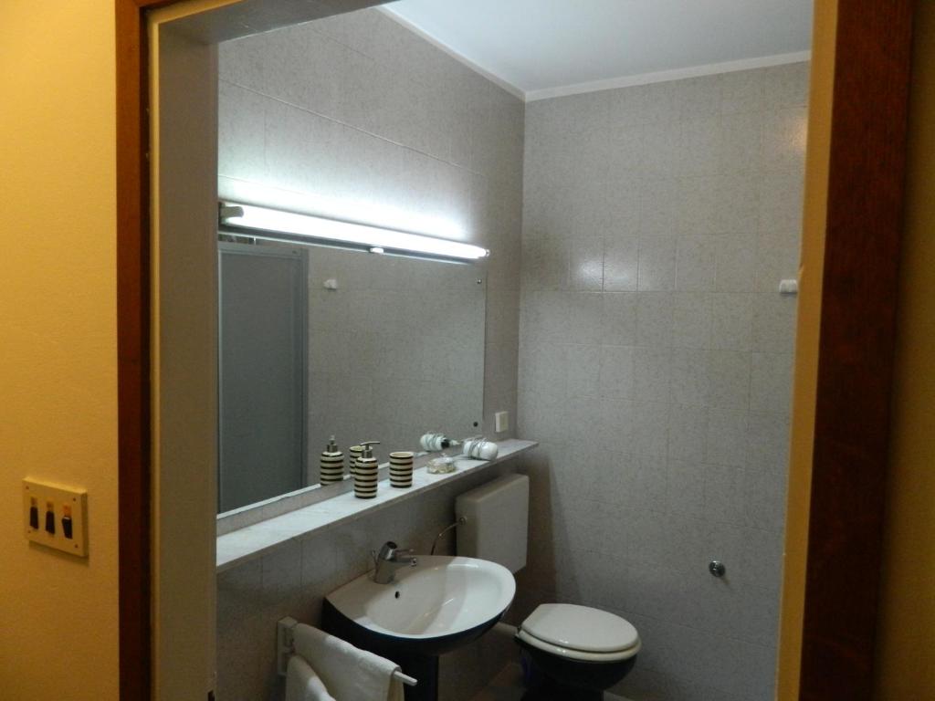 Ένα μπάνιο στο Rooms Vjera