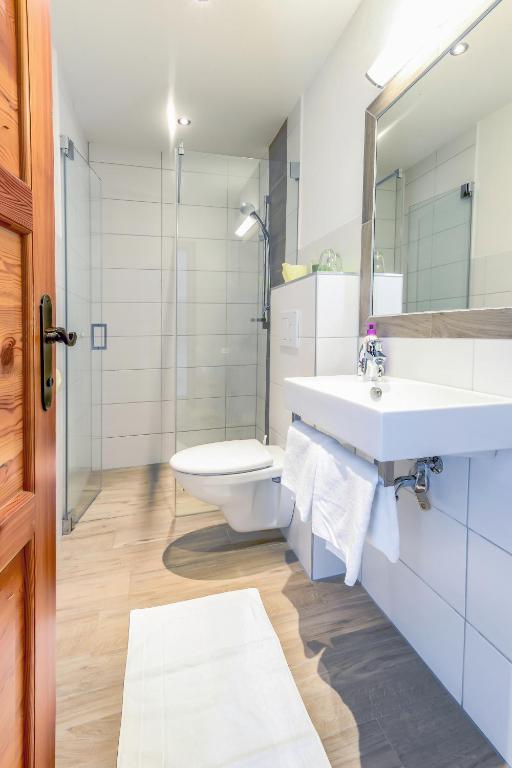 Łazienka w obiekcie Pension Tannhof