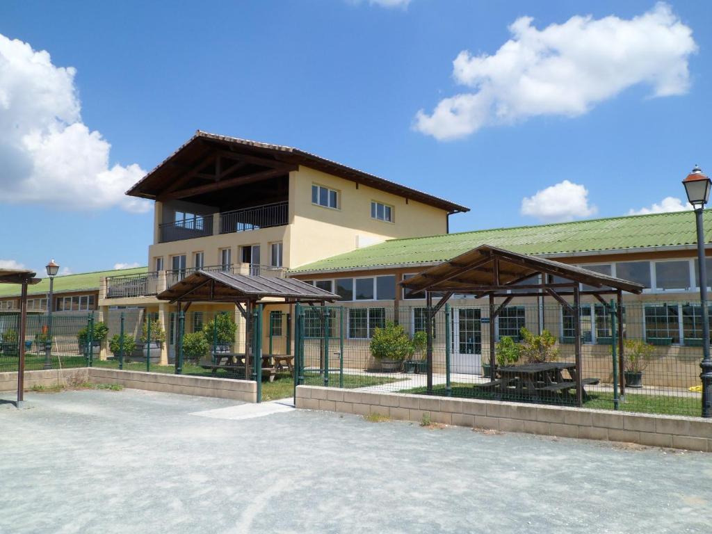 Albergue De Peregrinos Santiago Apostol, Puente la Reina (preus  actualitzats el 2026)