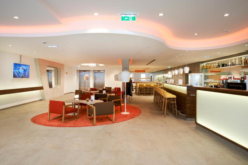 Simm's Hotel - cityhotel next to Metro U3 - Resim 8