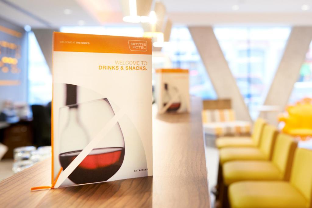 Simm's Hotel - cityhotel next to Metro U3 - Resim 28