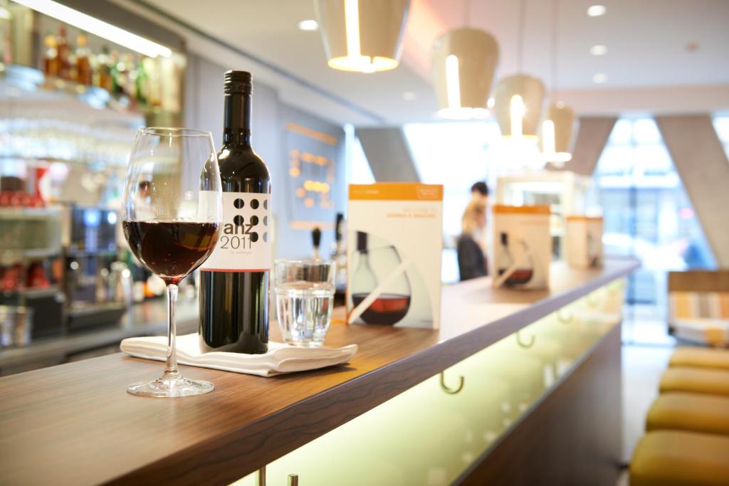 Simm's Hotel - cityhotel next to Metro U3 - Resim 27