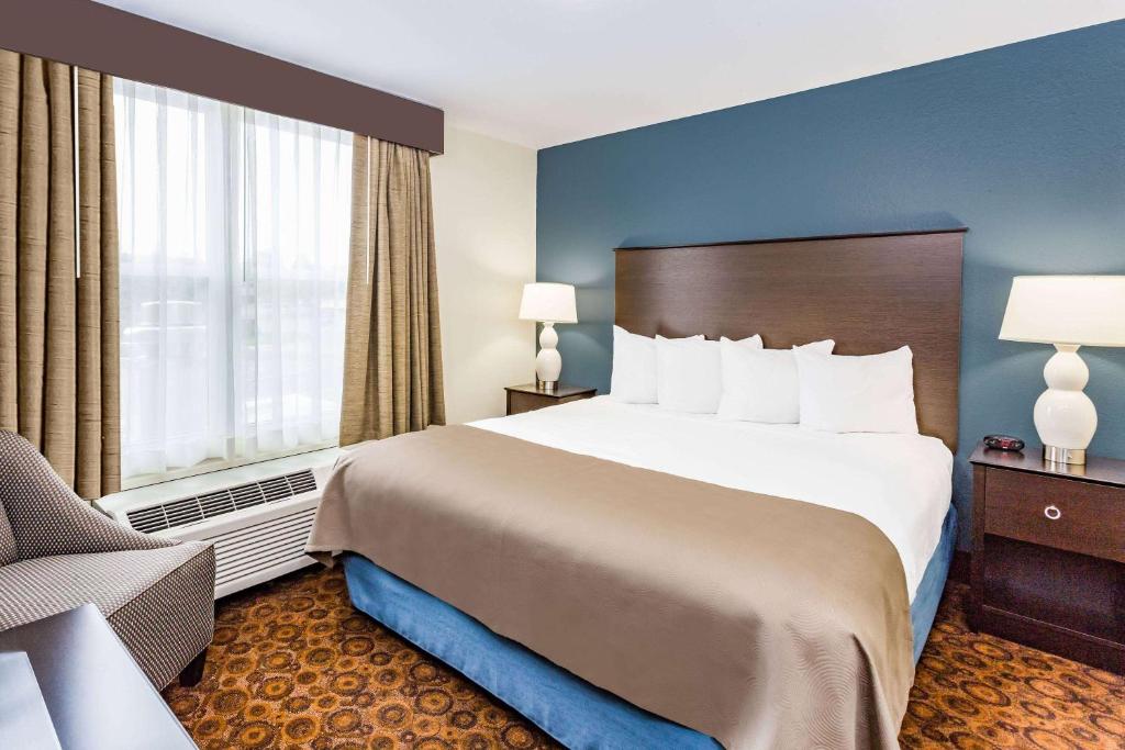 AmericInn & Suites Burnsville, MN - Room King - Non-fumeur