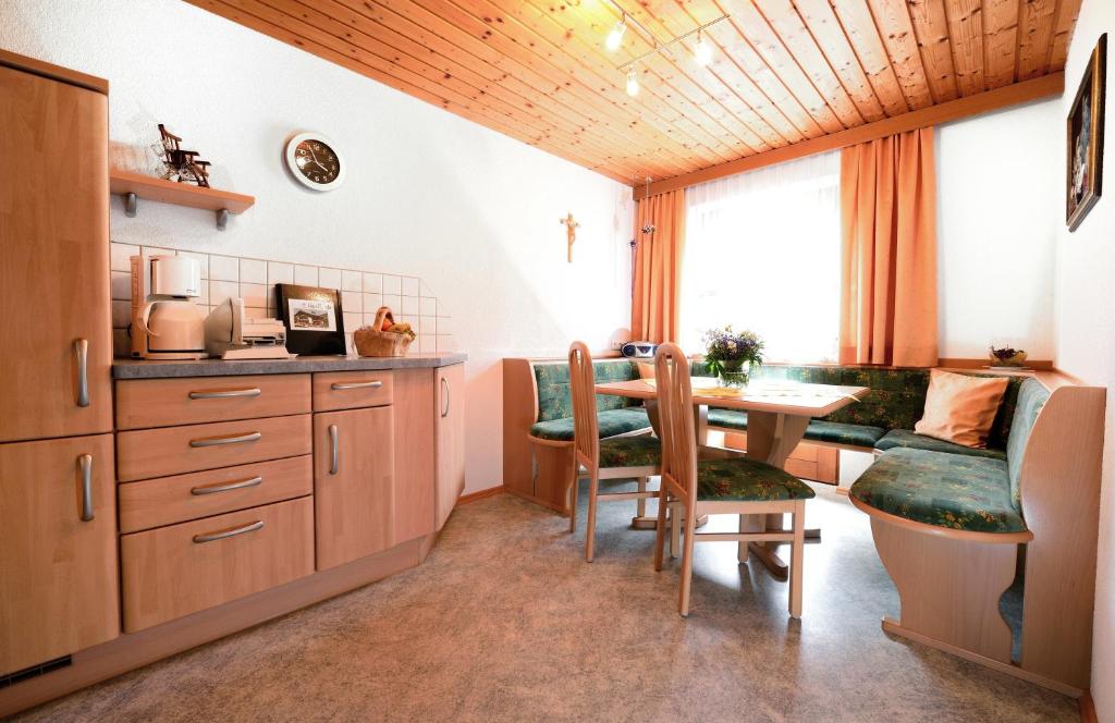 Kuchyň nebo kuchyňský kout v ubytování Haus Renate