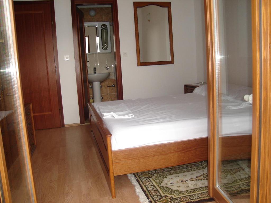 Apartments and Rooms Rogosic - 19