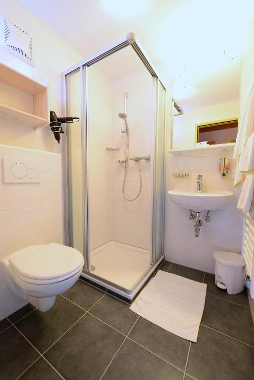 Koupelna v ubytování Haus Renate