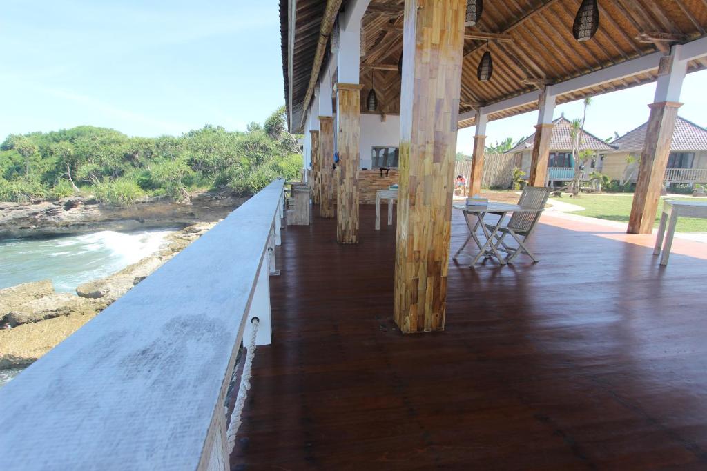 Ombak Bay Lembongan - 8