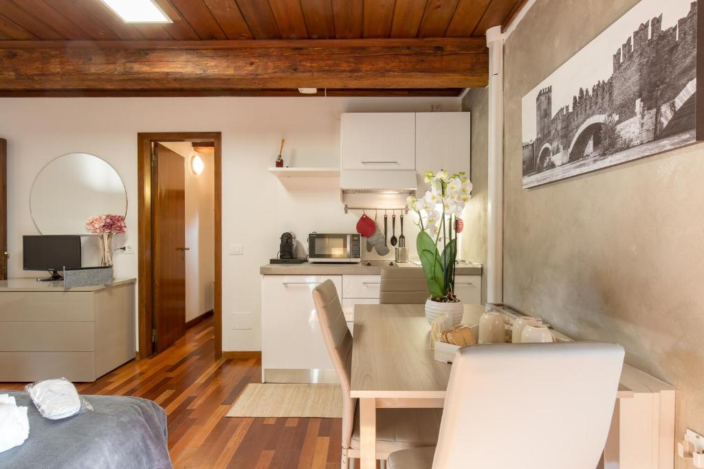 Rooms Castelvecchio - Palazzo Canossa - 7