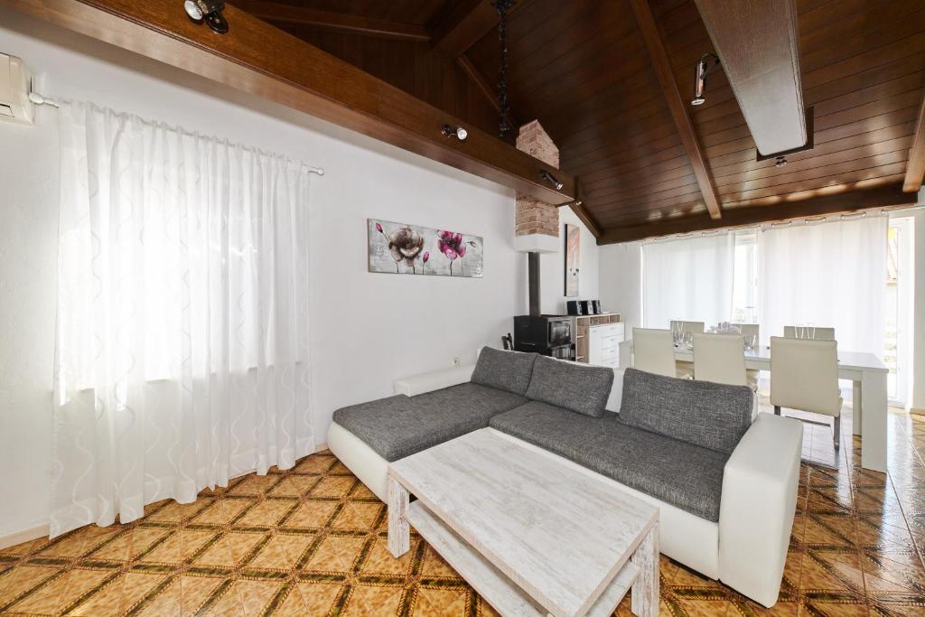 Część wypoczynkowa w obiekcie Apartments Gvarda