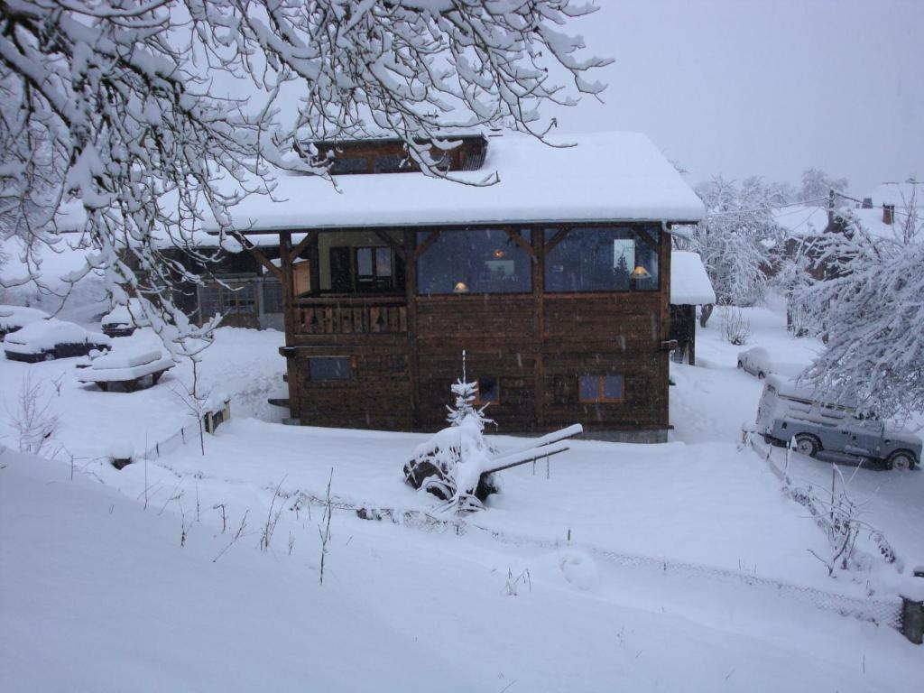 Chambres d'Hôtes Chalet de la Source v zimě