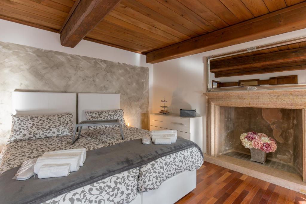 Rooms Castelvecchio - Palazzo Canossa - 14