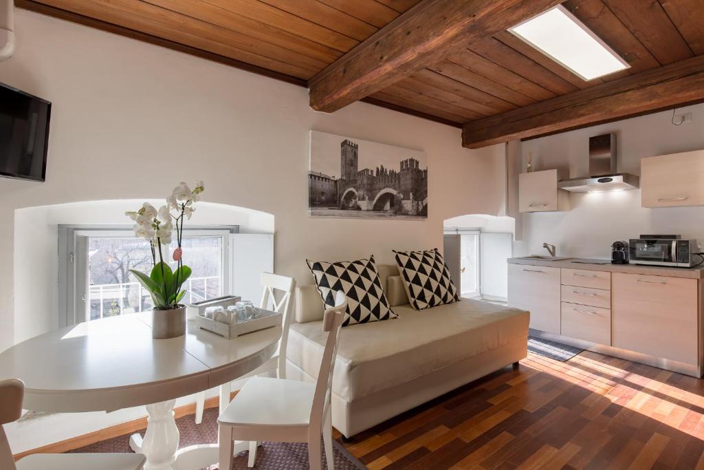 Rooms Castelvecchio - Palazzo Canossa - 18