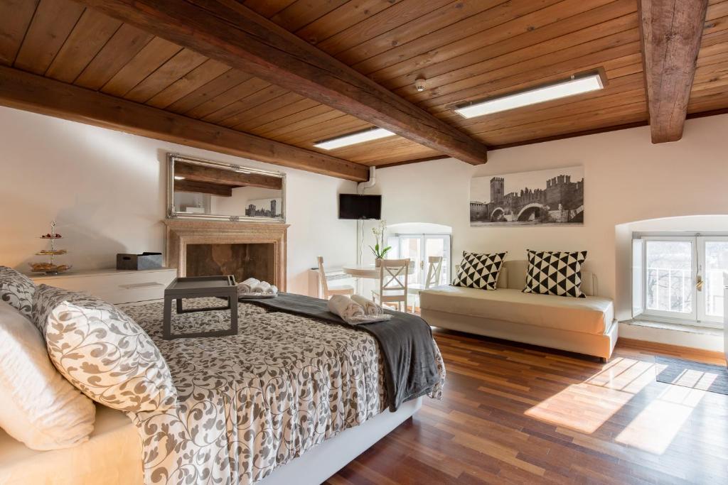 Rooms Castelvecchio - Palazzo Canossa - 13