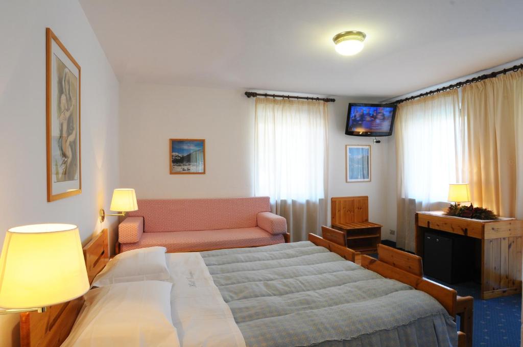 Sporthotel Europa Sul Lago - Habitación Triple Con Vistas
