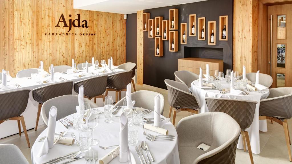 Restaurace v ubytování Hotel Ajdovec