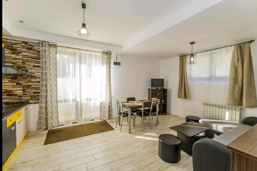 Televisyen dan/atau pusat hiburan di Apartament Andra