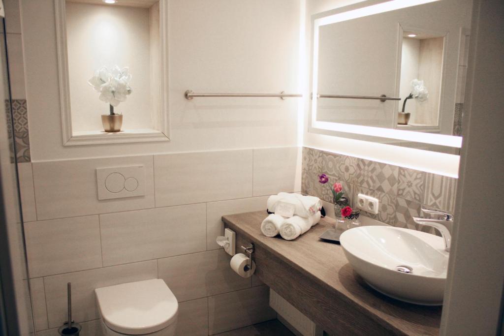 Winzerhotel Trautwein - Standard Double Or Twin Room