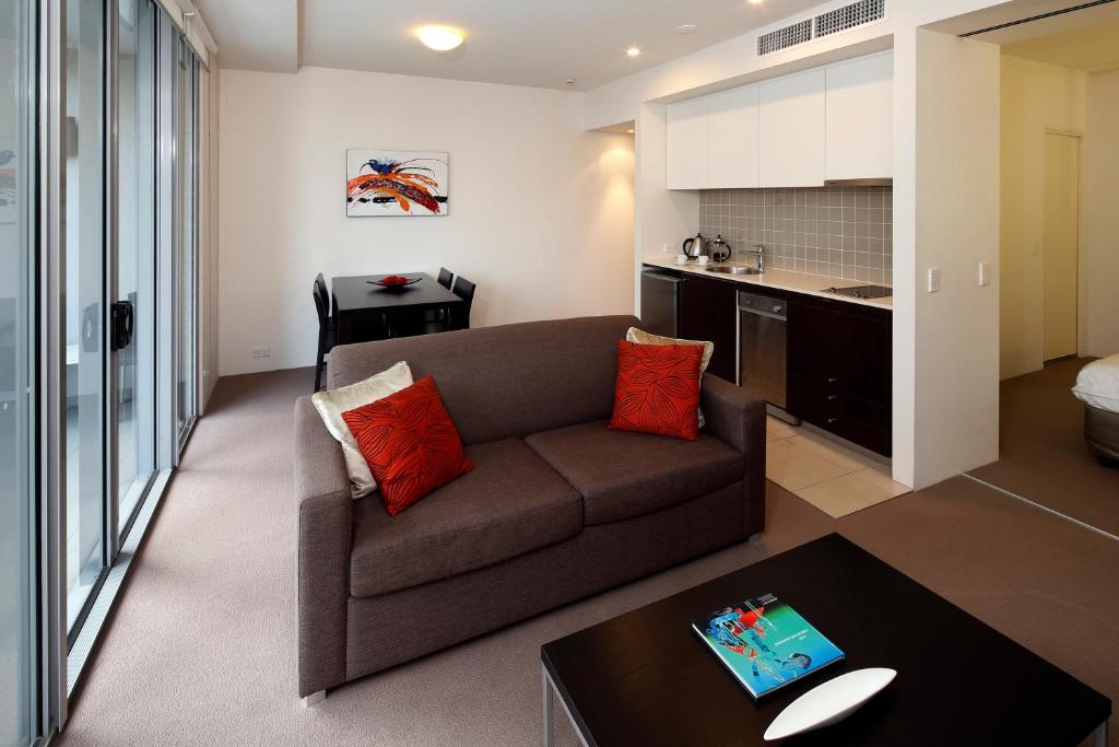 Kuchyň nebo kuchyňský kout v ubytování Cairns Private Apartments