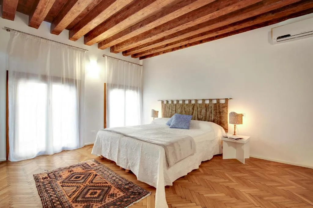 Guglie Design Apartments, Venice, Italy