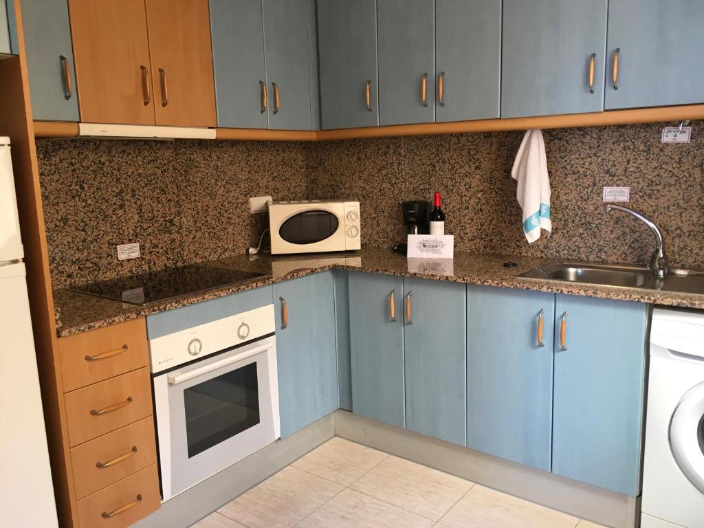 A kitchen or kitchenette at Villa Cristal II 5607 - Resort Choice