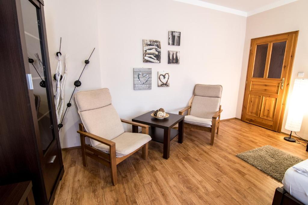 Tylova Apartments - 13