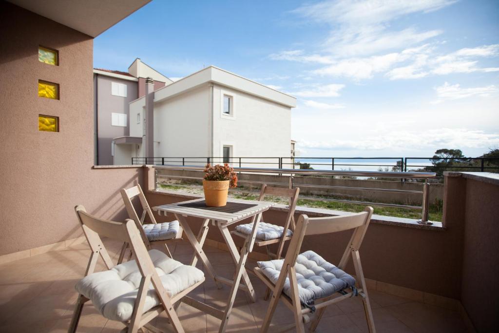 Balkón alebo terasa v ubytovaní Relax Makarska