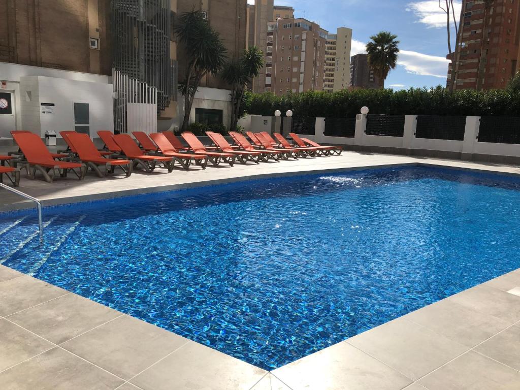 Bazén v ubytování Apartamentos Amalia By Mc nebo v jeho okolí