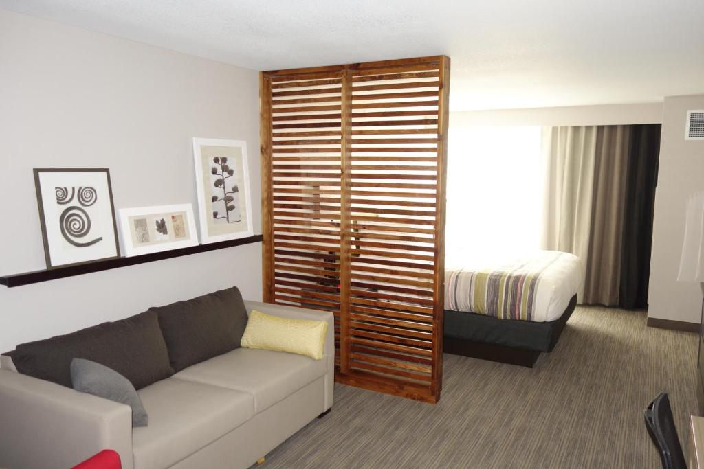 Country Inn & Suites by Radisson, Lawrence, KS photo