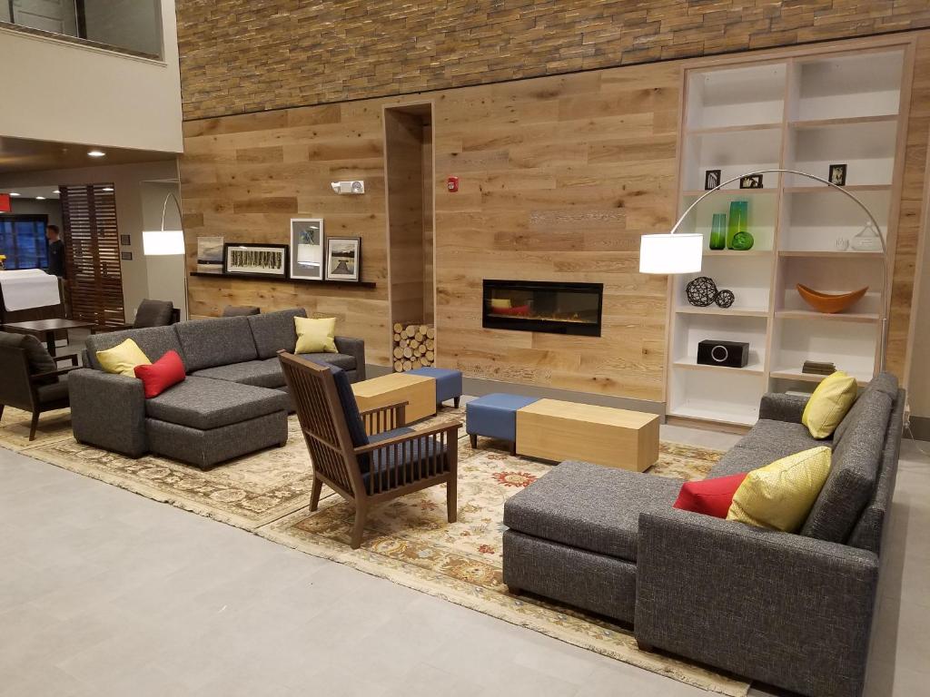 Country Inn & Suites by Radisson, Lawrence, KS photo