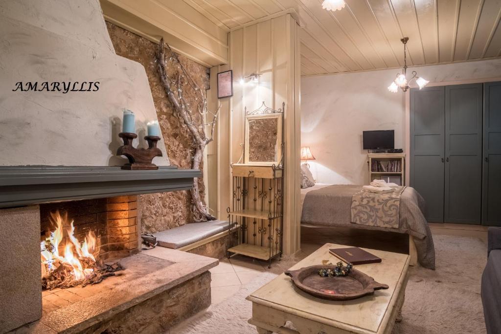 TV a/nebo společenská místnost v ubytování Ampolis Guest House