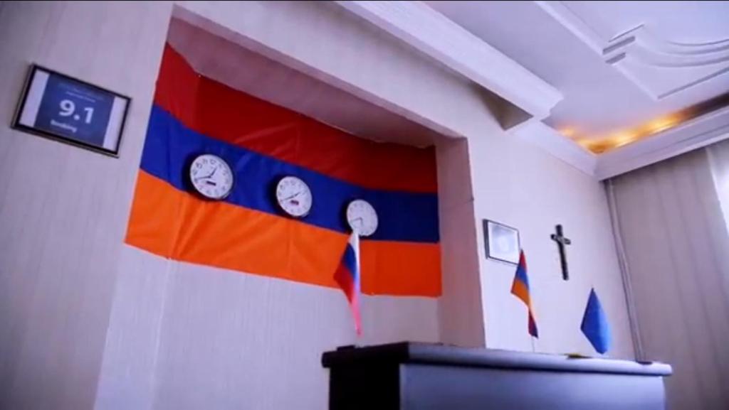 TV a/nebo společenská místnost v ubytování Royal Boutique Hotel on Kievyan
