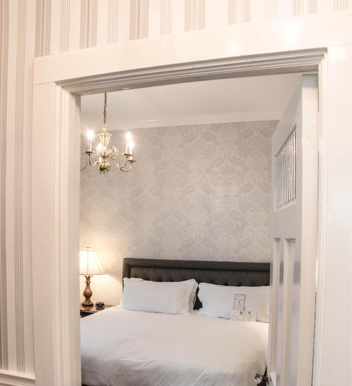 Hawthorne Hotel - 
