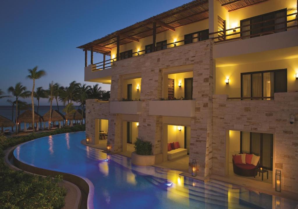 Bazén v ubytování Secrets Akumal Riviera Maya - Adults Only nebo v jeho okolí