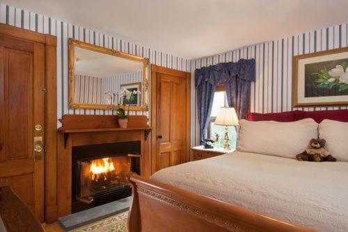 Inn at Ellis River photo