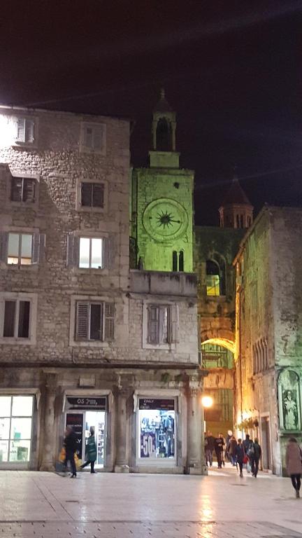 Budova, v ktorej sa apartmán nachádza