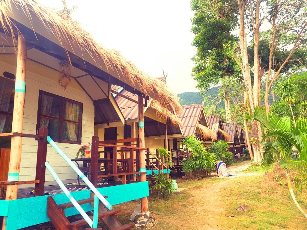 ฺBay Yard Hut - Bungalow With Sea View
