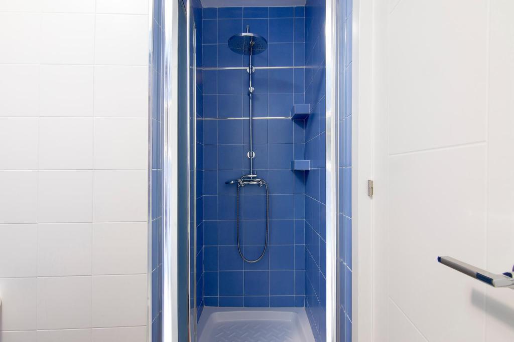 A bathroom at terrazas de la catedral atico wifi