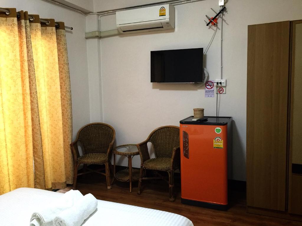 Home @Samlan Soi 1 - Deluxe Double Room (2 Adults + 1 Child)