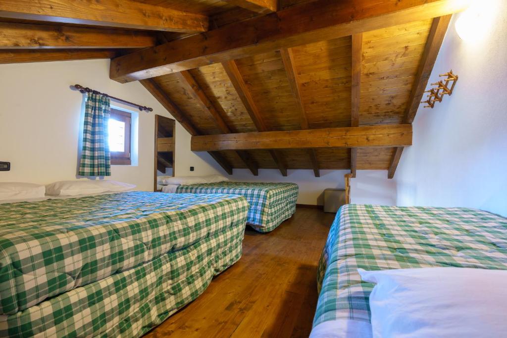 Agriturismo Giacomino - Chambre Familiale Avec Salle De Bains Privative