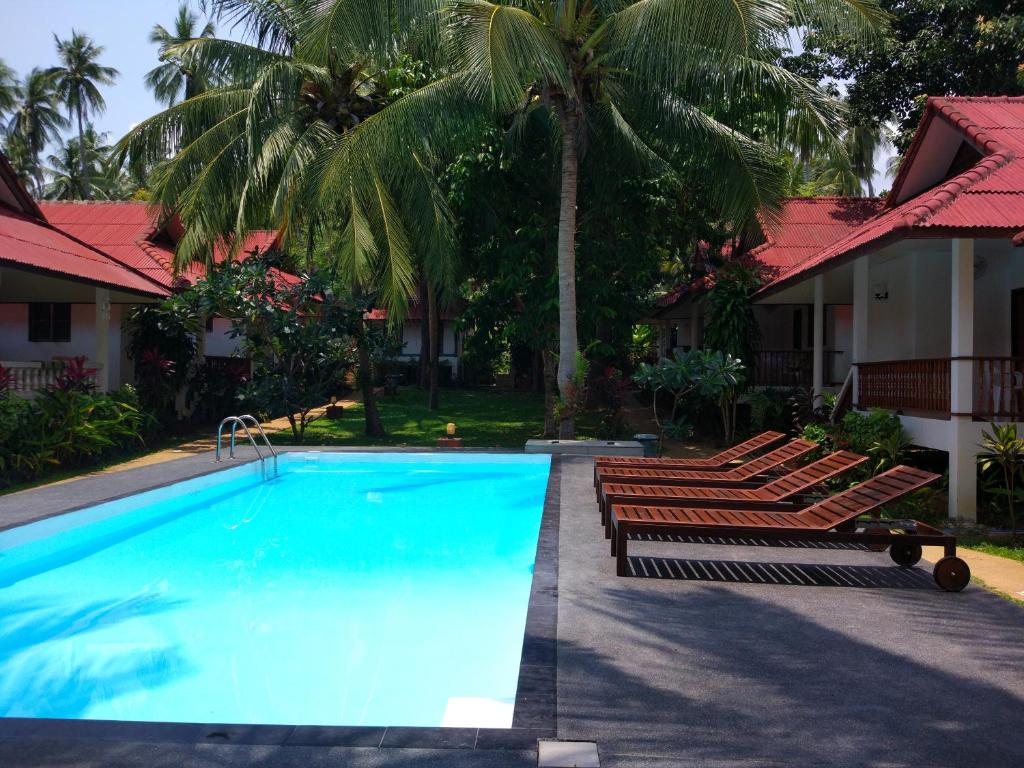 Bazén v ubytování Fullmoon House Samui nebo v jeho okolí